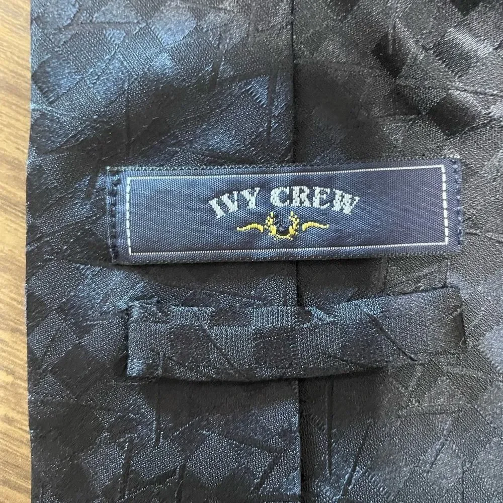 Ivy crew retro Sophisticated‎ Black Tie with Modern Design